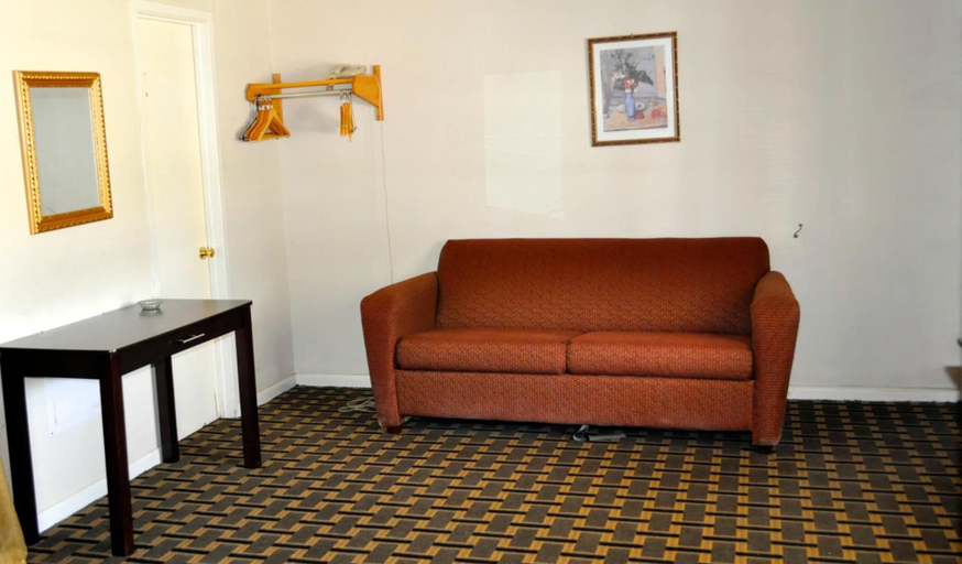 Others 4, Andrews Motor Inn, Andrews