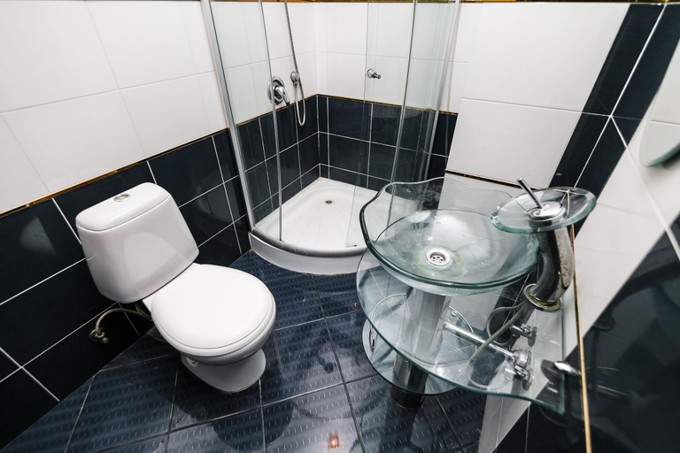 Bathroom 5, Ezio Palace Hotel
