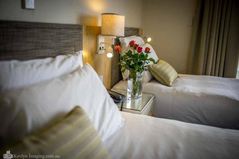 Bedroom 3, Eagle Heights Mountain Hotel, Tamborine Mountain