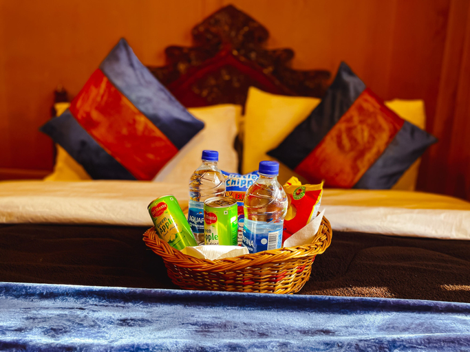 Food & Drinks 4, Gemini Group Of Houseboats, Srinagar