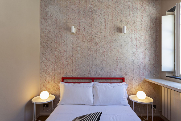 Bedroom 3, Sui tetti del centro di Genova by Wonderful Italy, Genova