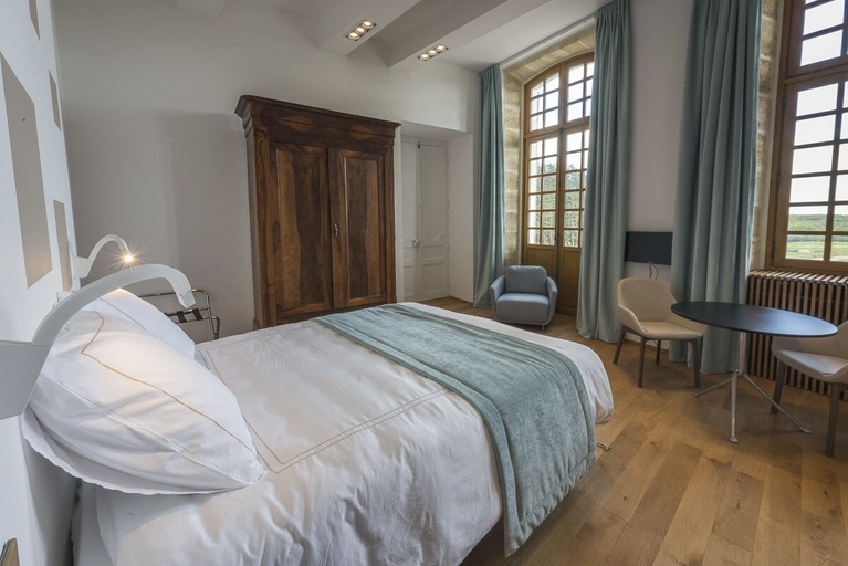 Bedroom 3, Château Prieuré Marquet - Chambres d'Hôtes D'exception, Gironde