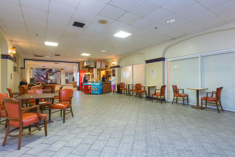 Food & Drinks, 433 Studio Hollywood Beach Resort, Broward