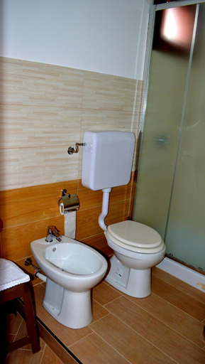 Bathroom 4, B&B Federico II, Palermo