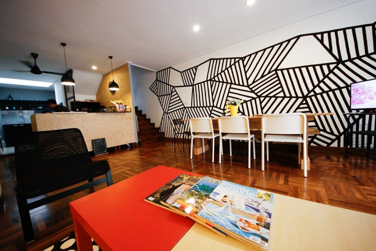 Food & Drinks 1, Restdot Hostel, Sathorn