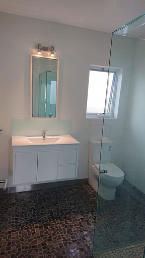 Bathroom 4, Paradise Escapes - 001, Bass Coast - Phillip Is.