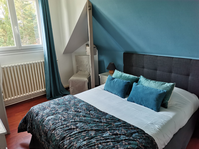 Bedroom 4, Hotel Restaurant Le Bosquet, Maine-et-Loire