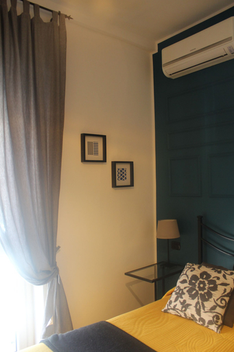 Bedroom 2, Stasera A Casa Da ME, Rome