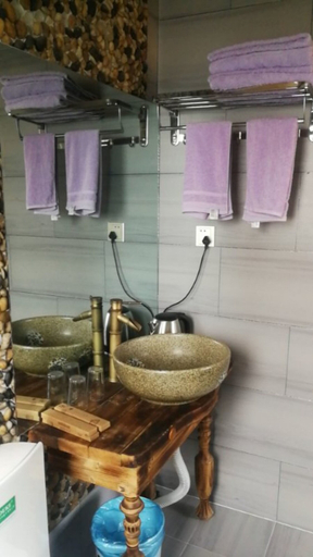 Bathroom 4, Cao Mu Xuan Inn, Hangzhou