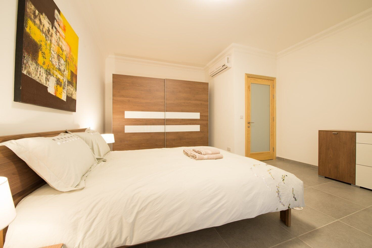 Bedroom 3, Seaview APT Incl Pool IN Sliema