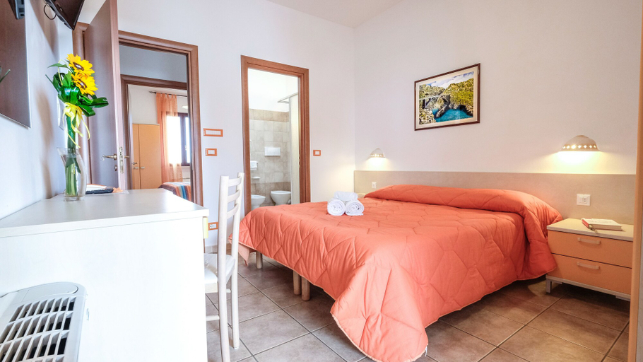Bedroom 3, Casa Del Sole Relax Room, Lecce