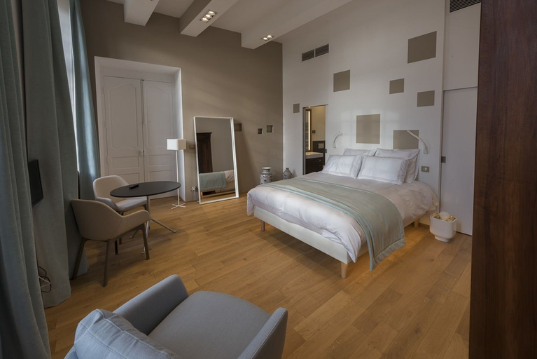 Bedroom 4, Château Prieuré Marquet - Chambres d'Hôtes D'exception, Gironde