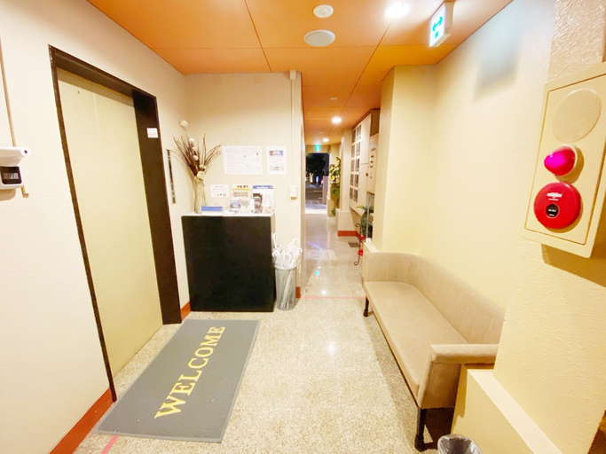 Others 4, Petit Hotel 017, Tokushima