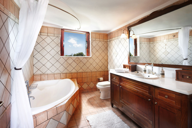 Bathroom 4, Villa Vanelia Mare, Crete