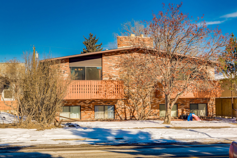 Exterior & Views, 4 Bedroom Suite in Calgary, Division No. 6