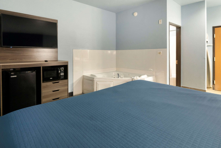 Bedroom 3, Rodeway Inn Carrollton I-35E, Dallas