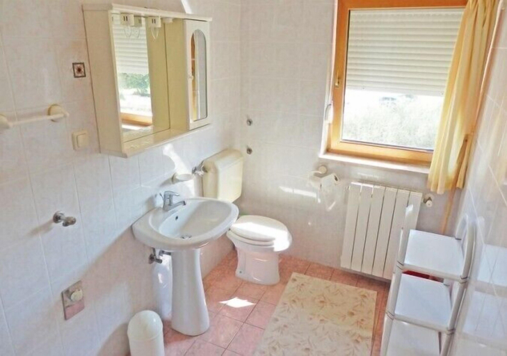 Bathroom 3, Ljuba, Medulin