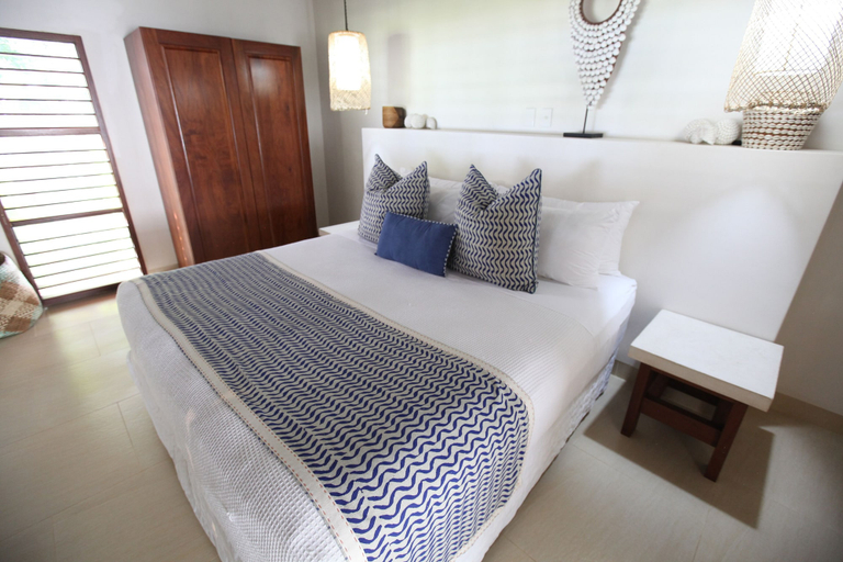 Room 3, Villa 25, Pango