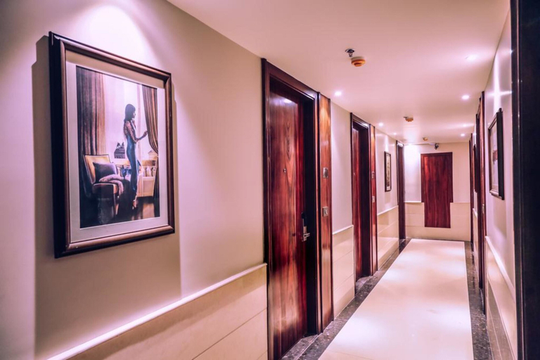Others 5, Hotel Vintage, Sahibzada Ajit Singh Nagar