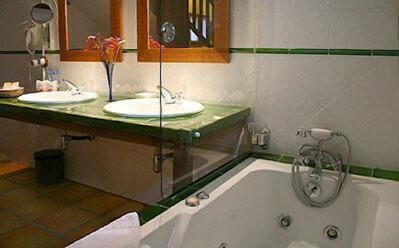 Bathroom, Hotel Mas Vilalonga Petit, Girona