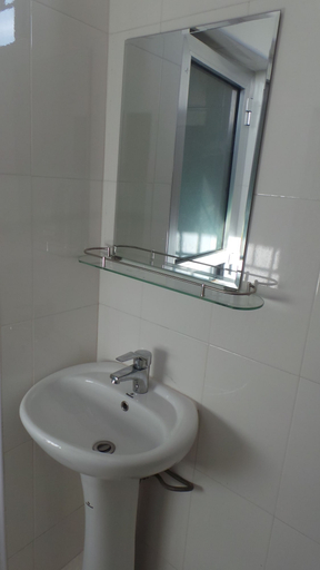 Bathroom 4, Fahari Hotel, Kinondoni
