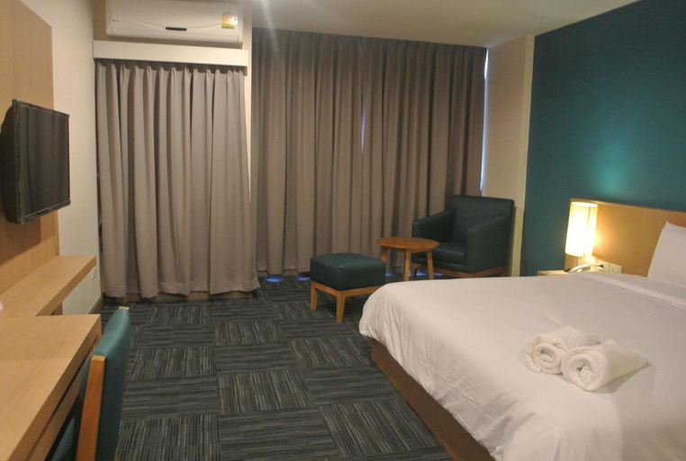 Bedroom 3, S Tara Grand Hotel, Muang Surat Thani