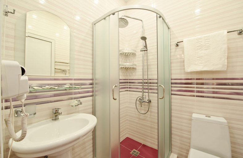 Bathroom 4, Raduga-Prestige Hotel, Sochi gorsovet