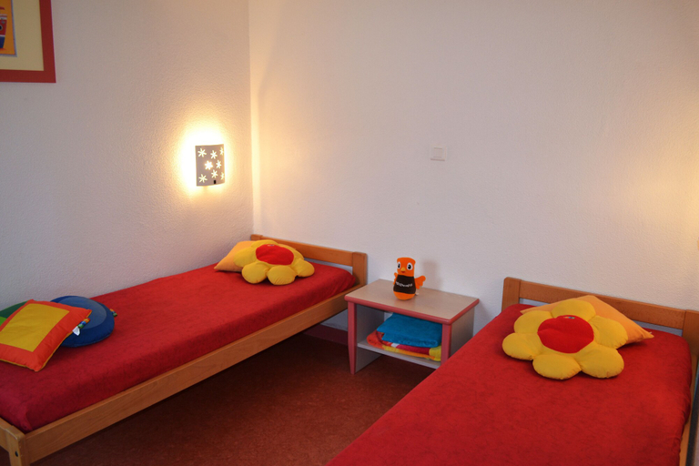 Bedroom 2, VVF Jura Lac de Vouglans, Maisod, Jura