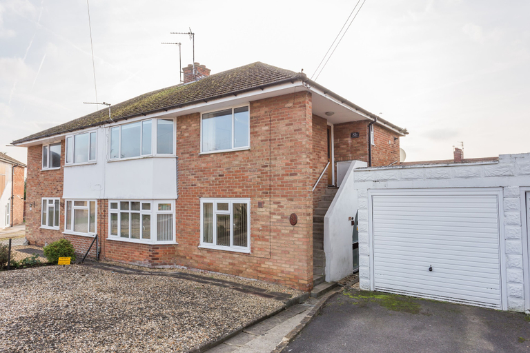 Exterior & Views 2, The Wren Suite Apartment, Oxfordshire