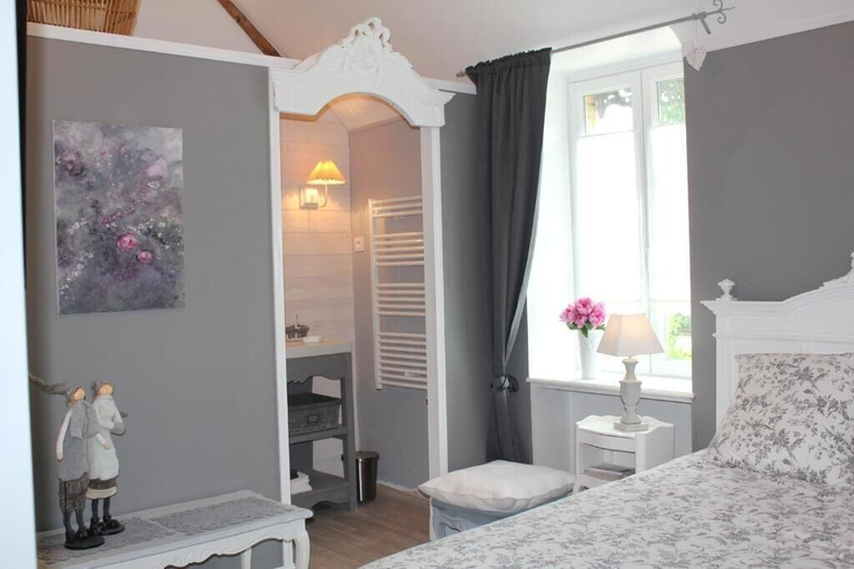 Bedroom 2, Le Presbytère de Sévigny, Ardennes