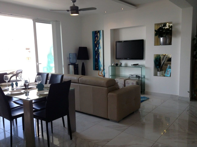 Others 5, Luxury Seafront Apartment With Pool, Saint Paul's Bay