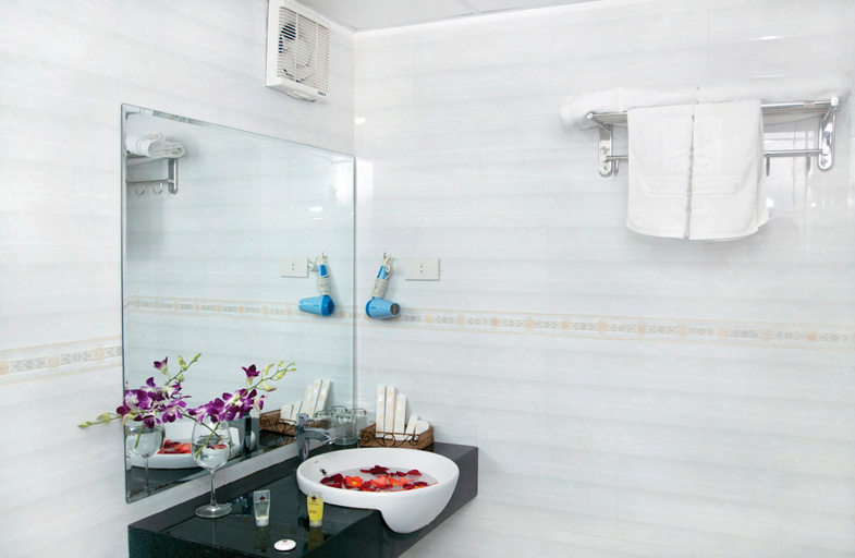 Bathroom 5, Victorian Nha Trang Hotel, Nha Trang