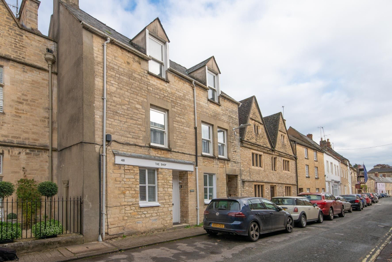 Exterior & Views, Katrina's Apartment Cirencester, Gloucestershire