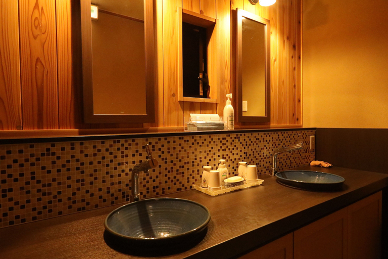 Bathroom 5, Daibutsu Ryokan, Takaoka