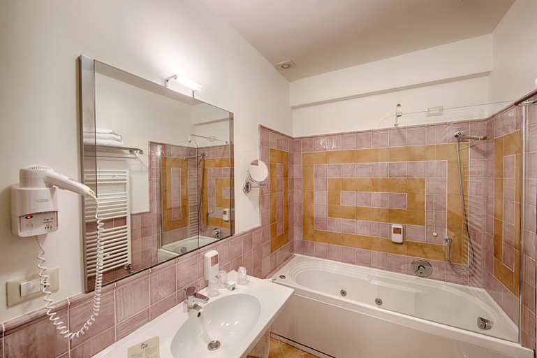 Bathroom 4, Relais Masseria Caselli, Brindisi