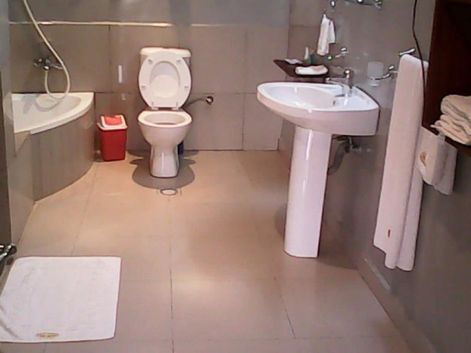 Bathroom, Flame Tree Village, Gasabo