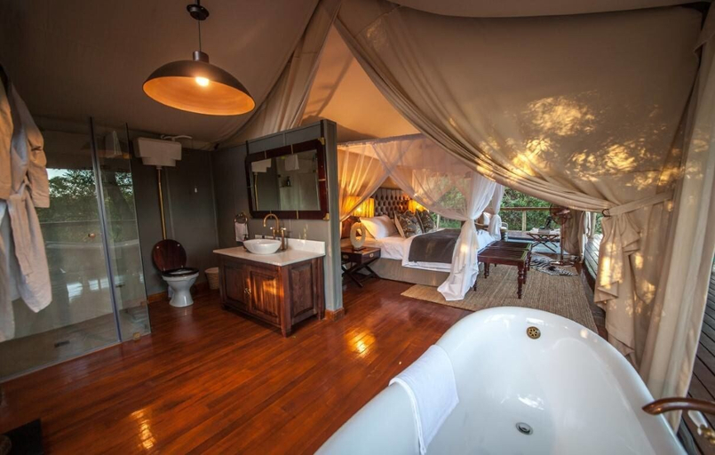 Bathroom 5, Rhino Sands Safari Camp, Umkhanyakude