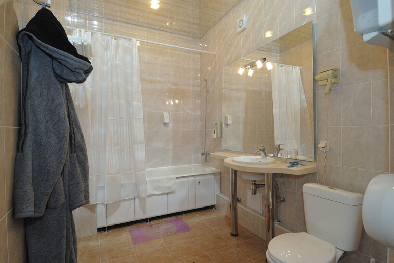 Bathroom 4, Hotel Rus, Vladivostok gorsovet
