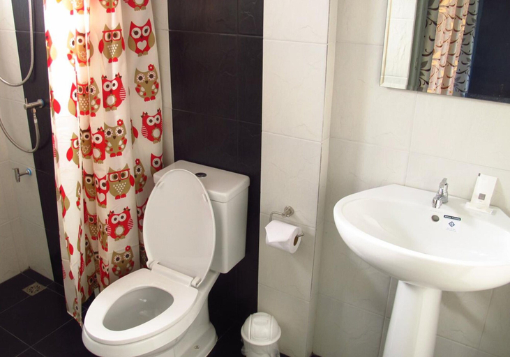 Bathroom 4, Sweet Dreams Guest House, Muang Phetchaburi