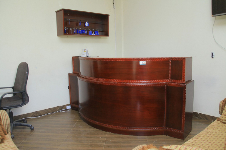 Others 5, Fenet Pension, Addis Abeba