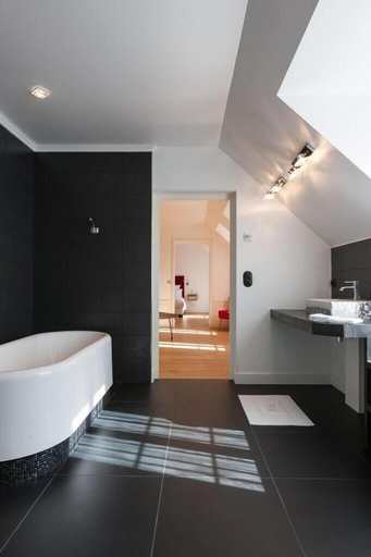 Bathroom 5, Domaine Le Clos des Belvals, Marne