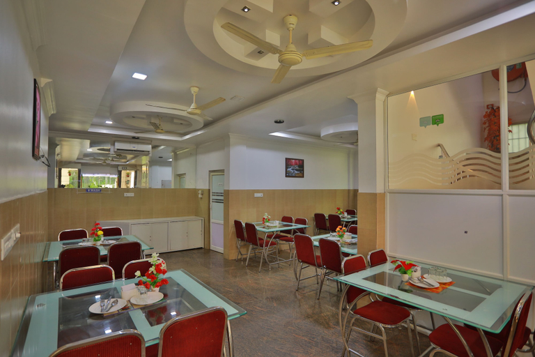 Food & Drinks 4, Hydel Palace, Thrissur