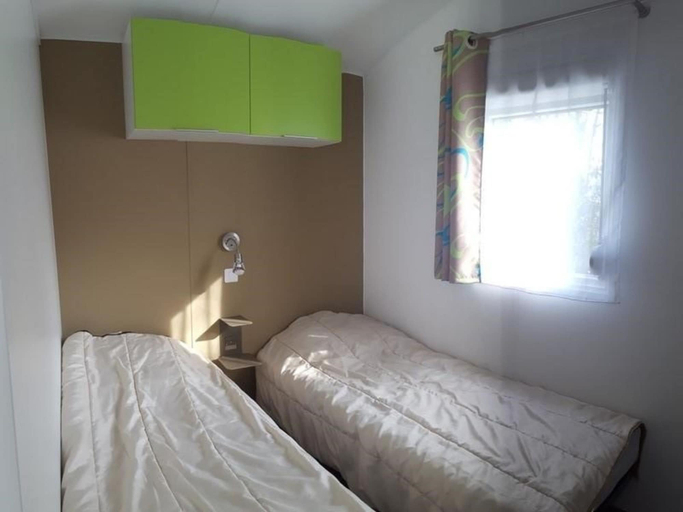 Bedroom, Camping Le Verdoyant - Mobil-homes, Dordogne