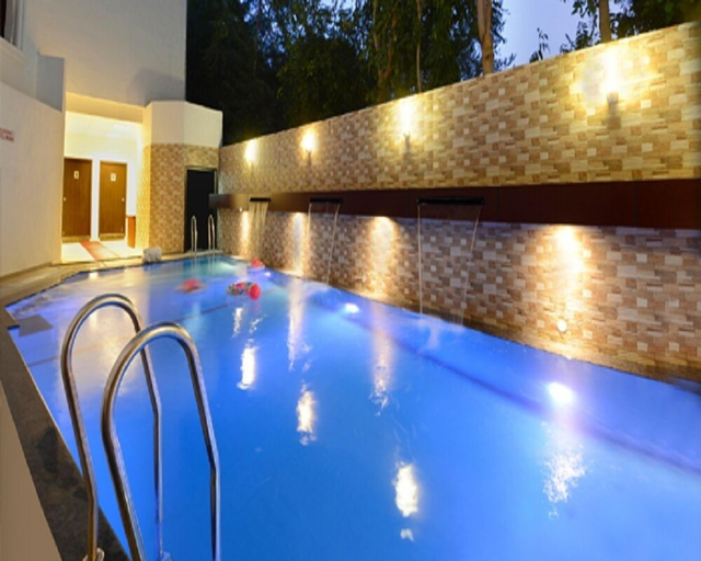 Sport & Beauty 1, Hotel Pushpvilla, Agra