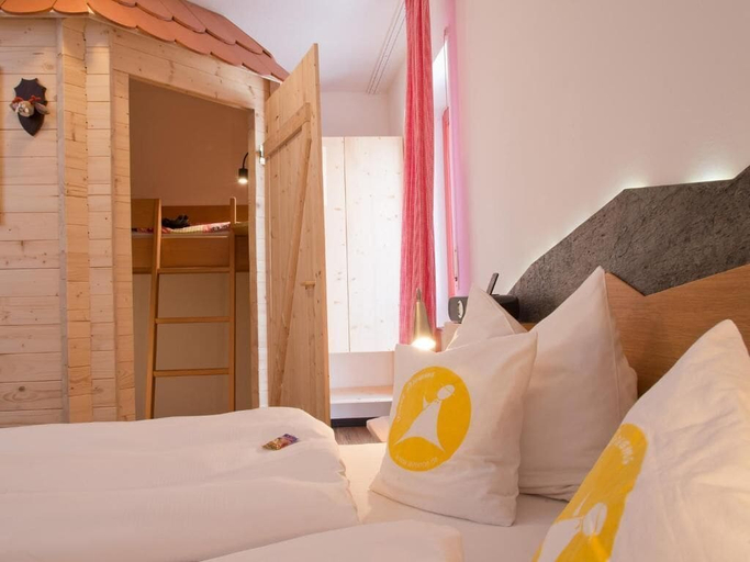 Bedroom 4, Avenon Privat-Hotel am Steinberg, Nürnberger Land