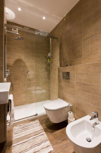 Bathroom 4, Leafy Suburban Bed & Breakfast, Hertfordshire