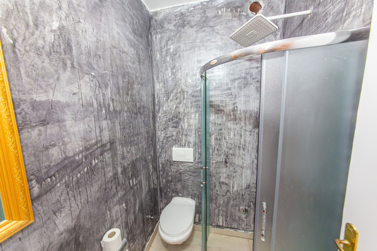 Bathroom 3, Fiore Hotel, Durrësit