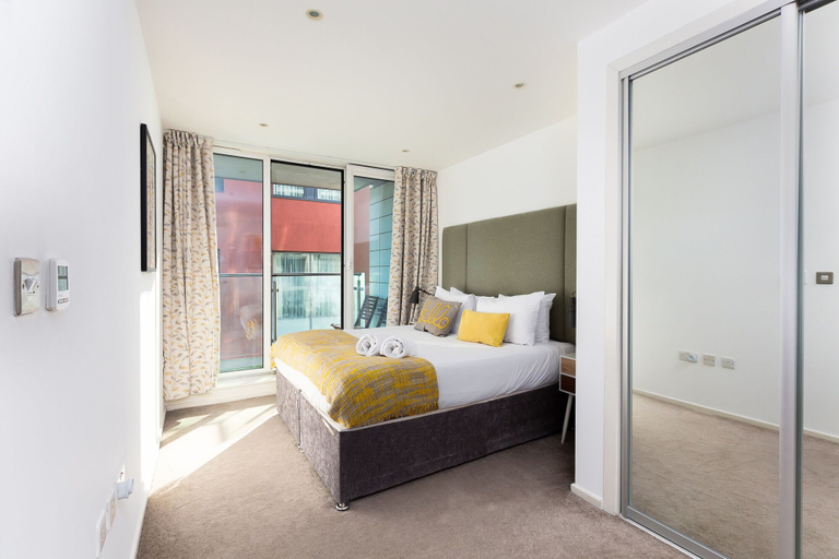 Bedroom 2, Bijou Delight by Austin David Apartments, London