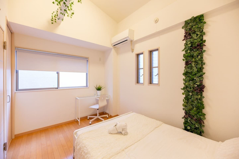 Bedroom 3, Station & White Osaka station 4BR luxury house, Osaka