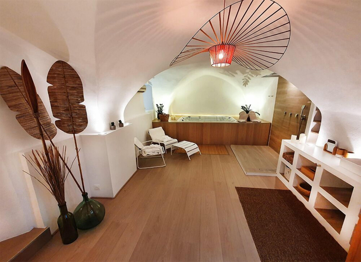 Bedroom 2, Suite6, Gard